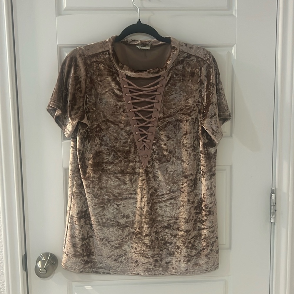 Entro Velvet Top